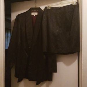 Skirt sequin suit